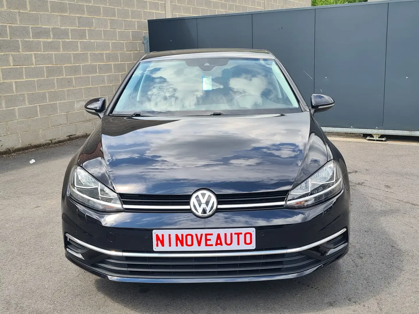 Volkswagen Golf 1.6 TDi IQ.Drive (EU6.2) *NAV CARPLAY PARKTRONIC Zwart - 1