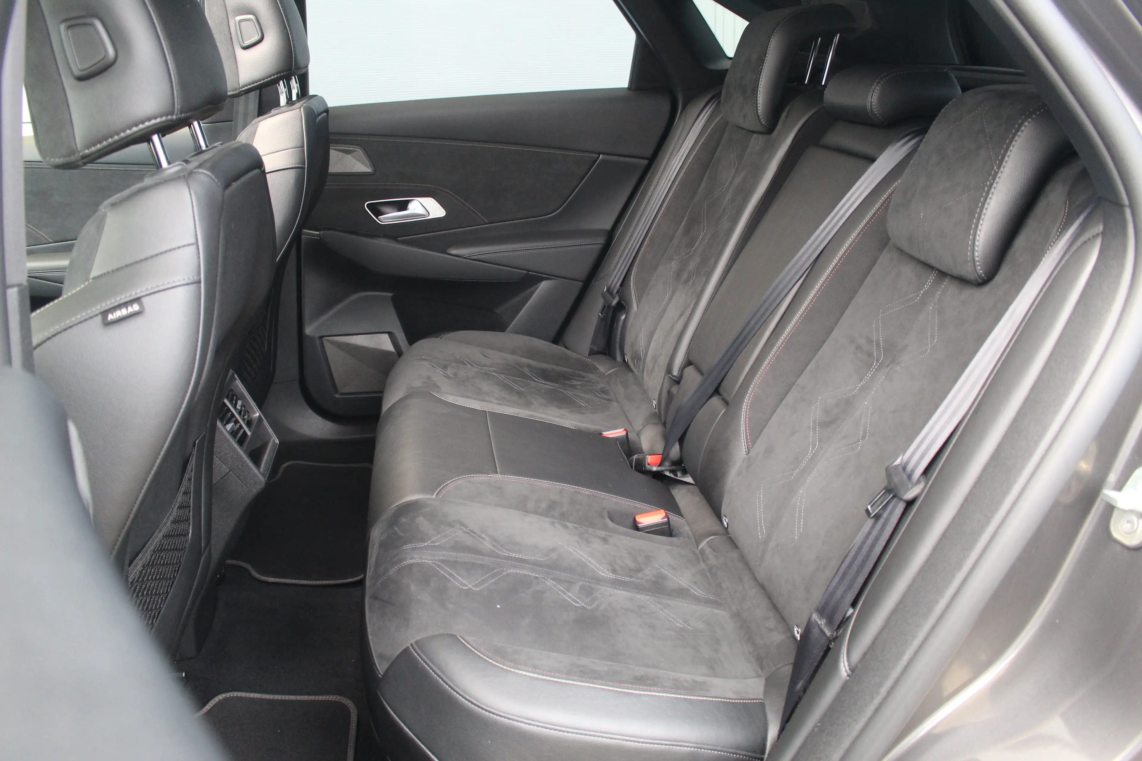 DS Automobiles DS 7 Crossback E-Tense 4x4 Performance Line | Pano | Leder / Alca — photo 6