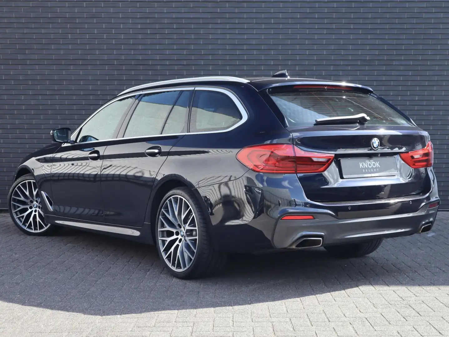 BMW 530 5-serie Touring 530d High Executive M Sport | Pano Noir - 2