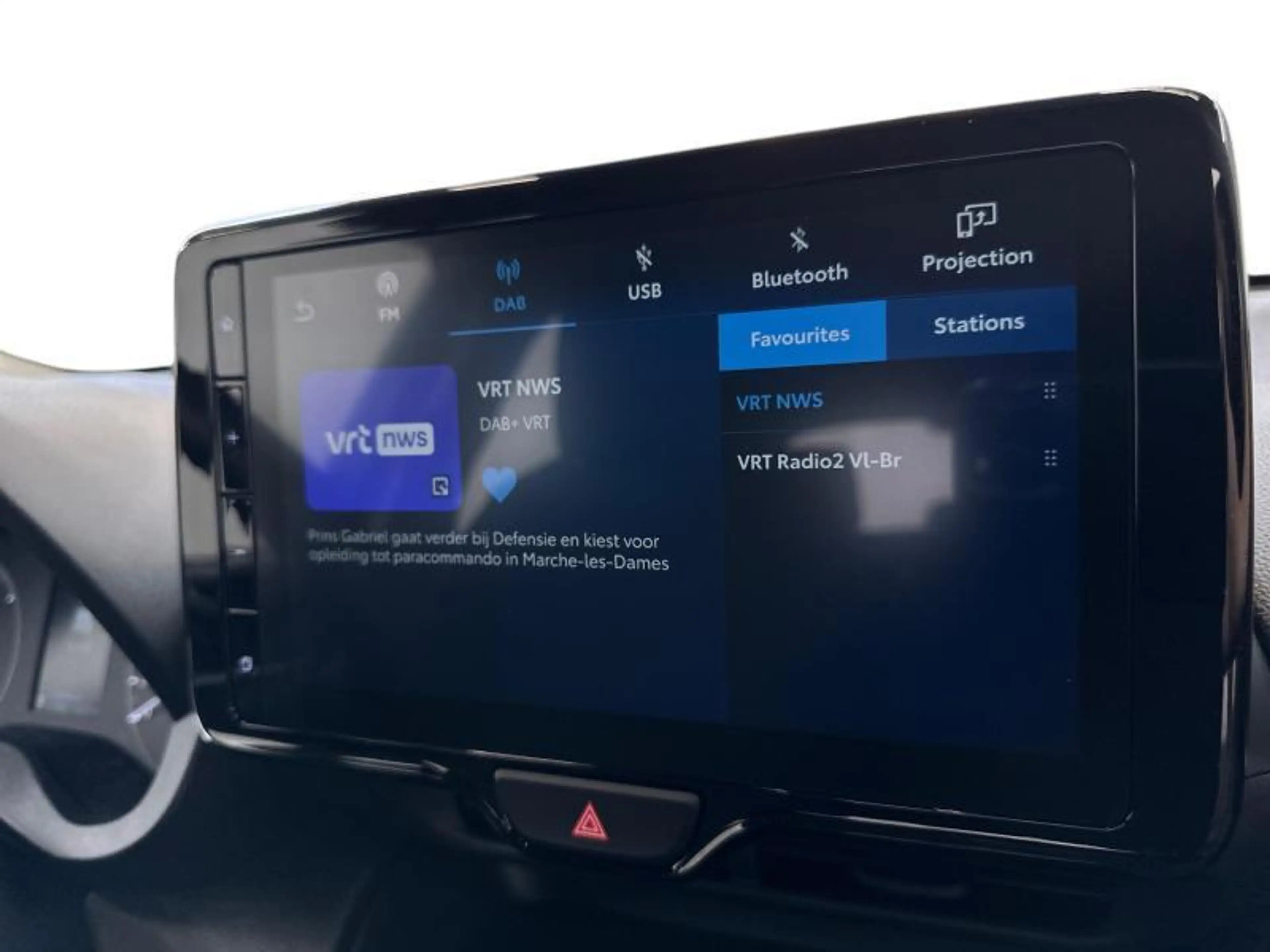 Toyota Yaris 116hp HEV Dynamic | carplay | camera — photo 13