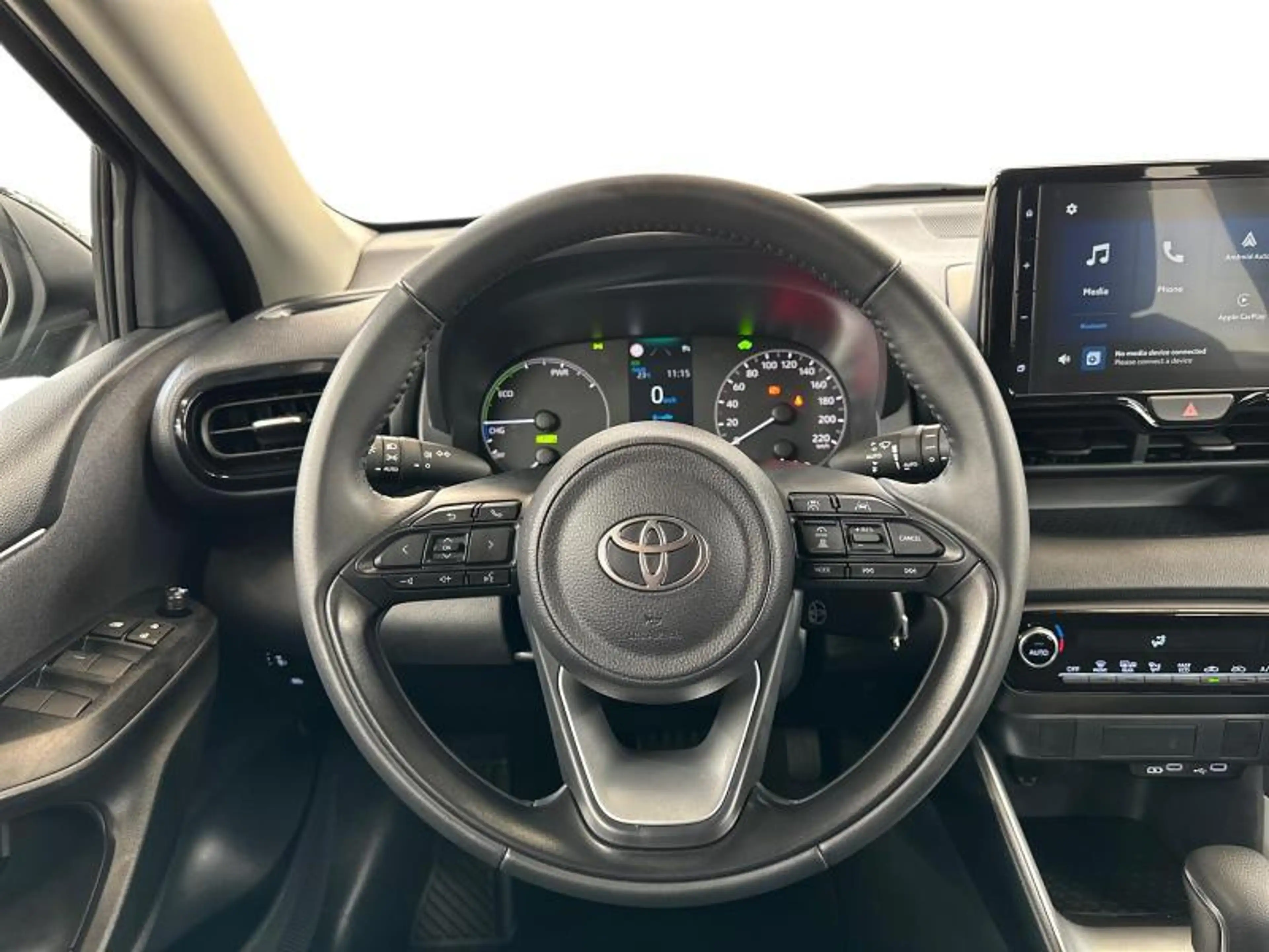 Toyota Yaris 116hp HEV Dynamic | carplay | camera — photo 10