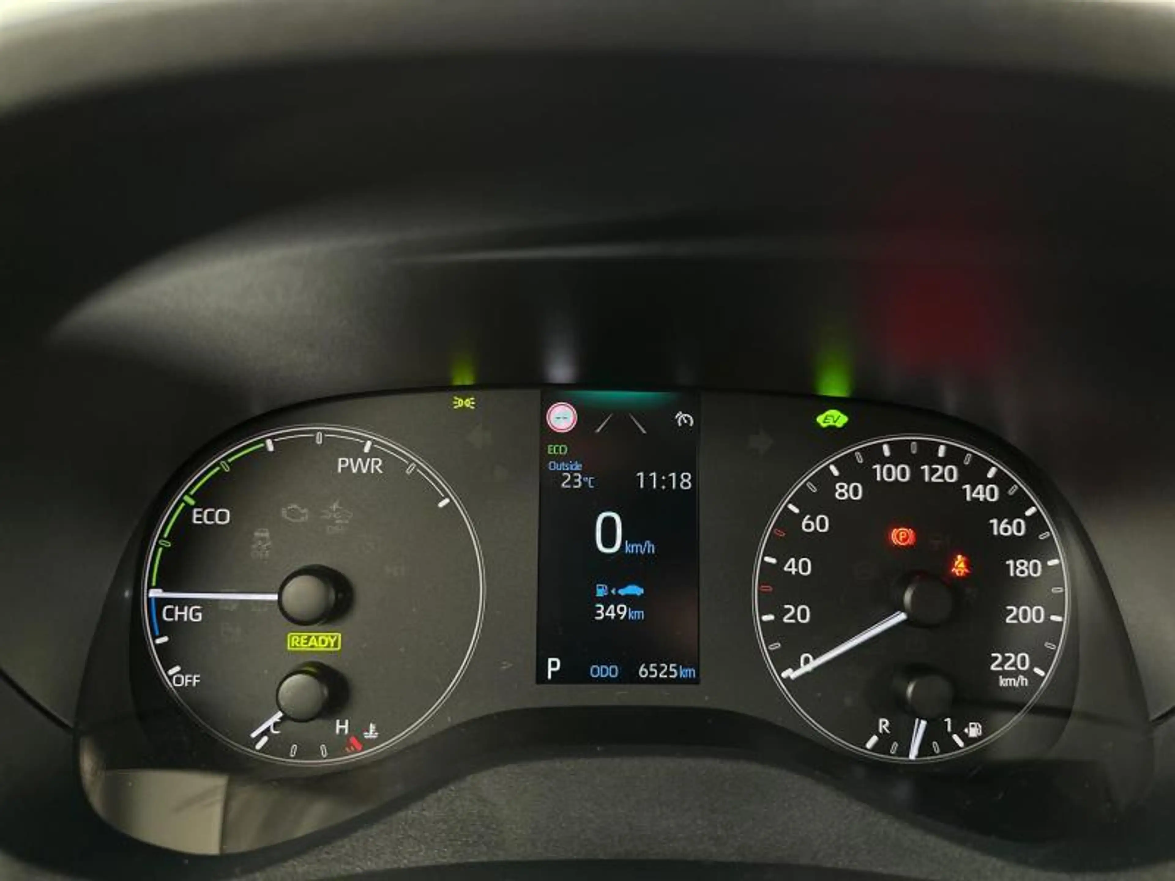 Toyota Yaris 116hp HEV Dynamic | carplay | camera — photo 14
