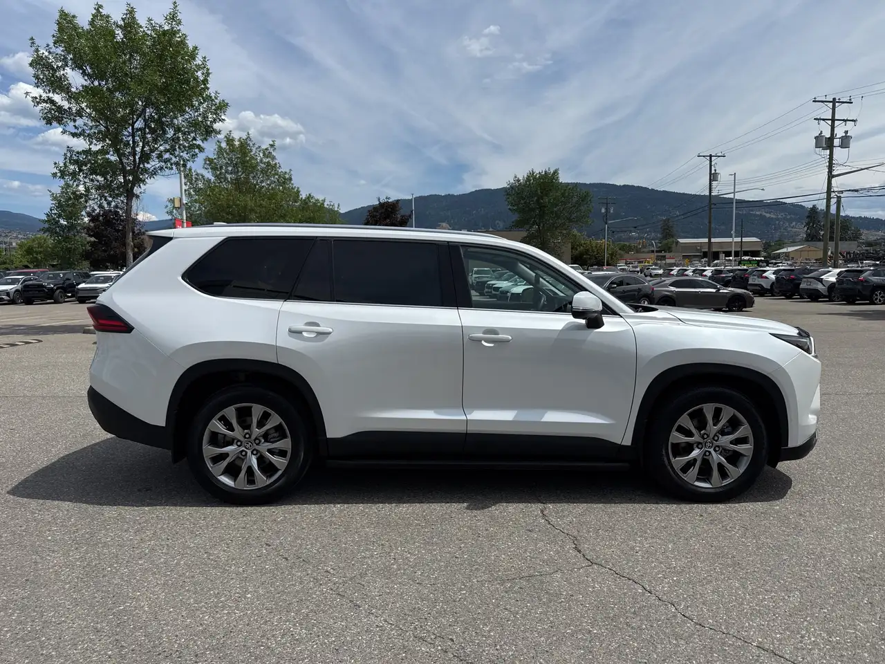 Toyota Grand Highlander fotografie Toyota Grand Highlander