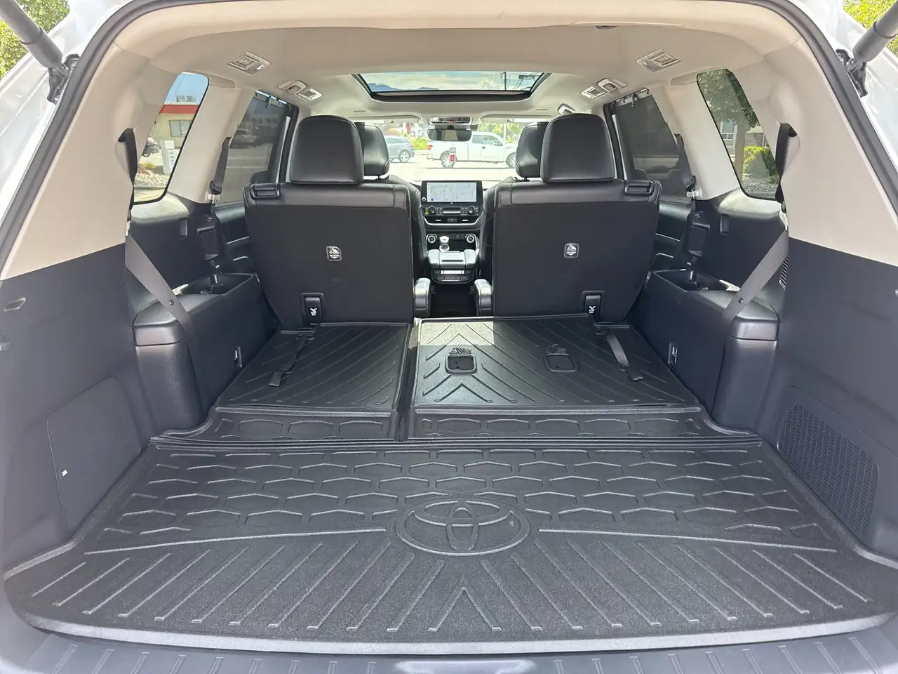 Toyota Grand Highlander fotografie Toyota Grand Highlander