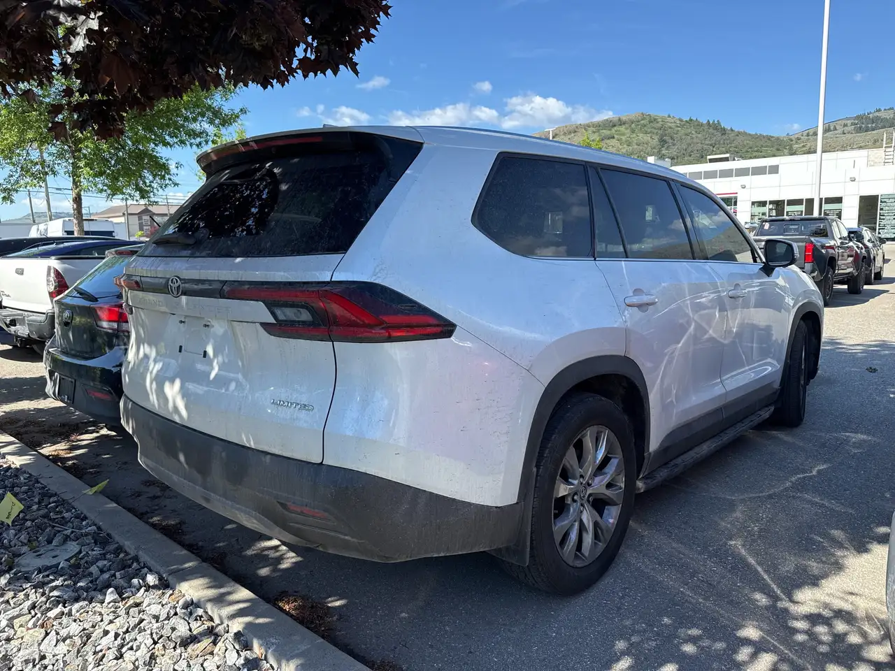 Toyota Grand Highlander снимка Toyota Grand Highlander