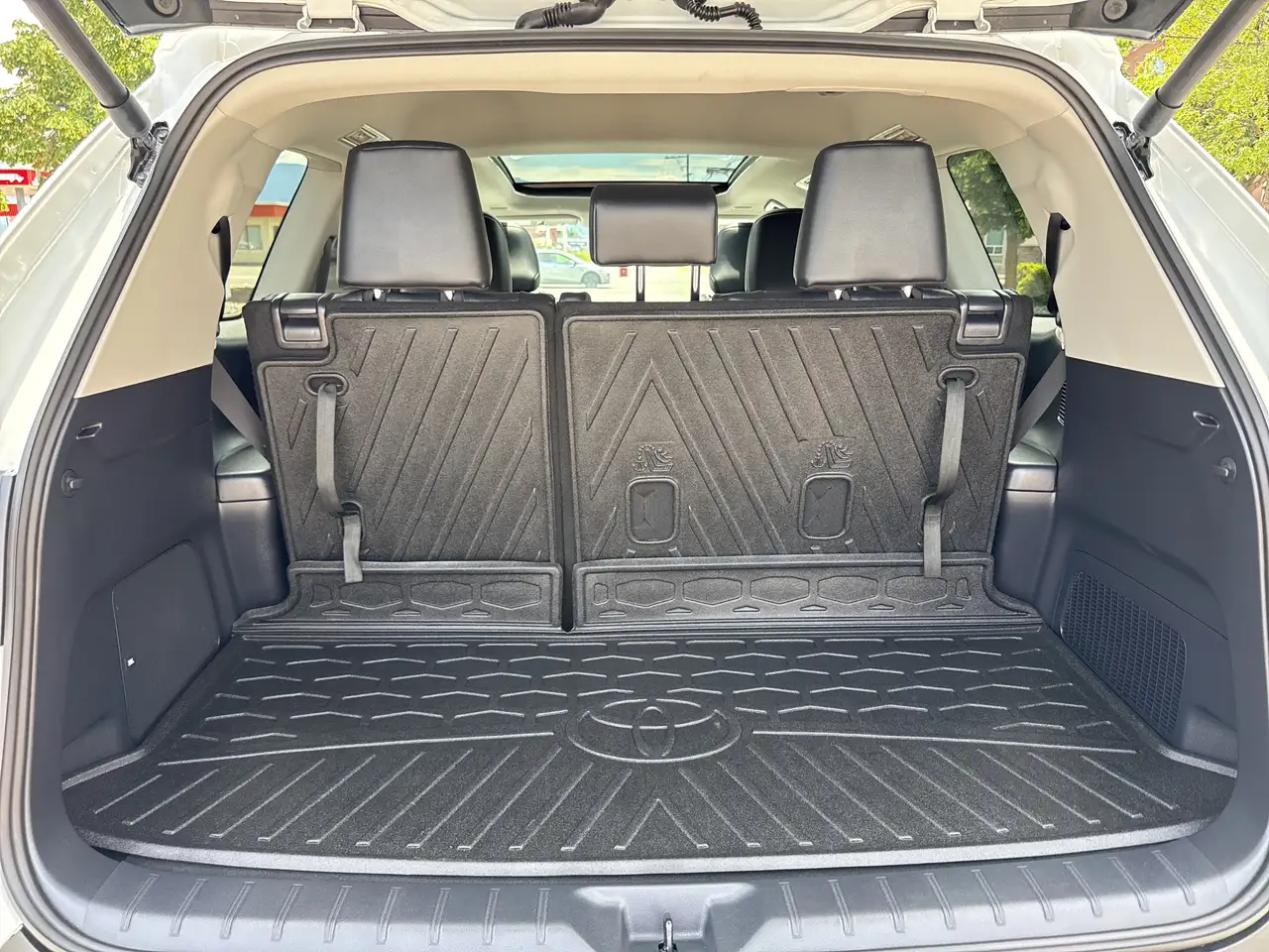 Toyota Grand Highlander fotografie Toyota Grand Highlander