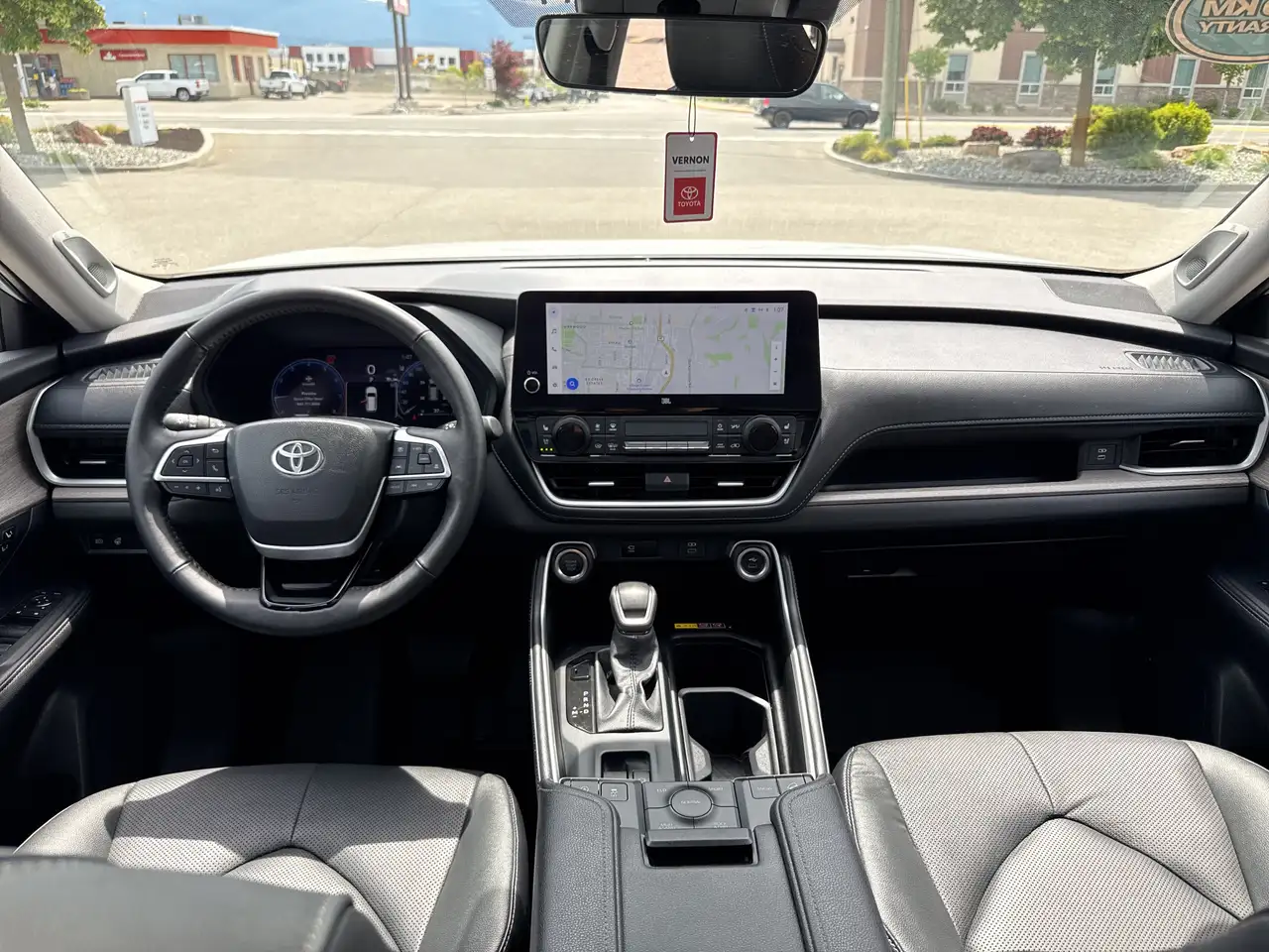 Toyota Grand Highlander fotografie Toyota Grand Highlander