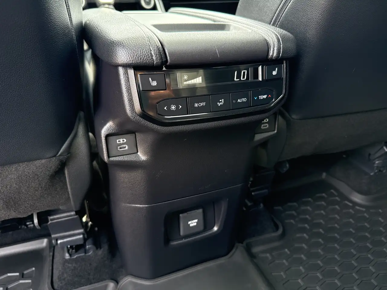 Toyota Grand Highlander fotografie Toyota Grand Highlander