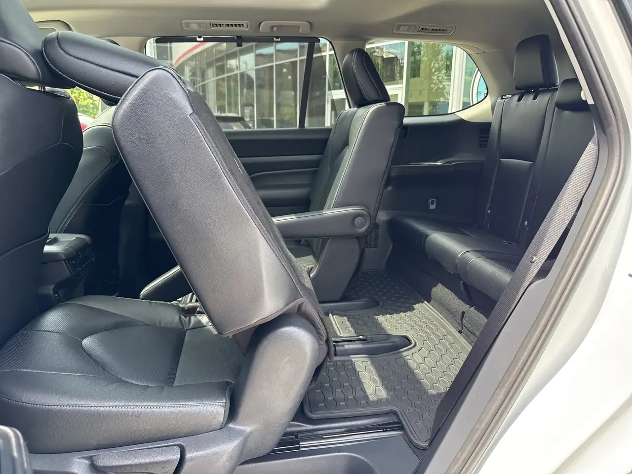 Toyota Grand Highlander fotografie Toyota Grand Highlander