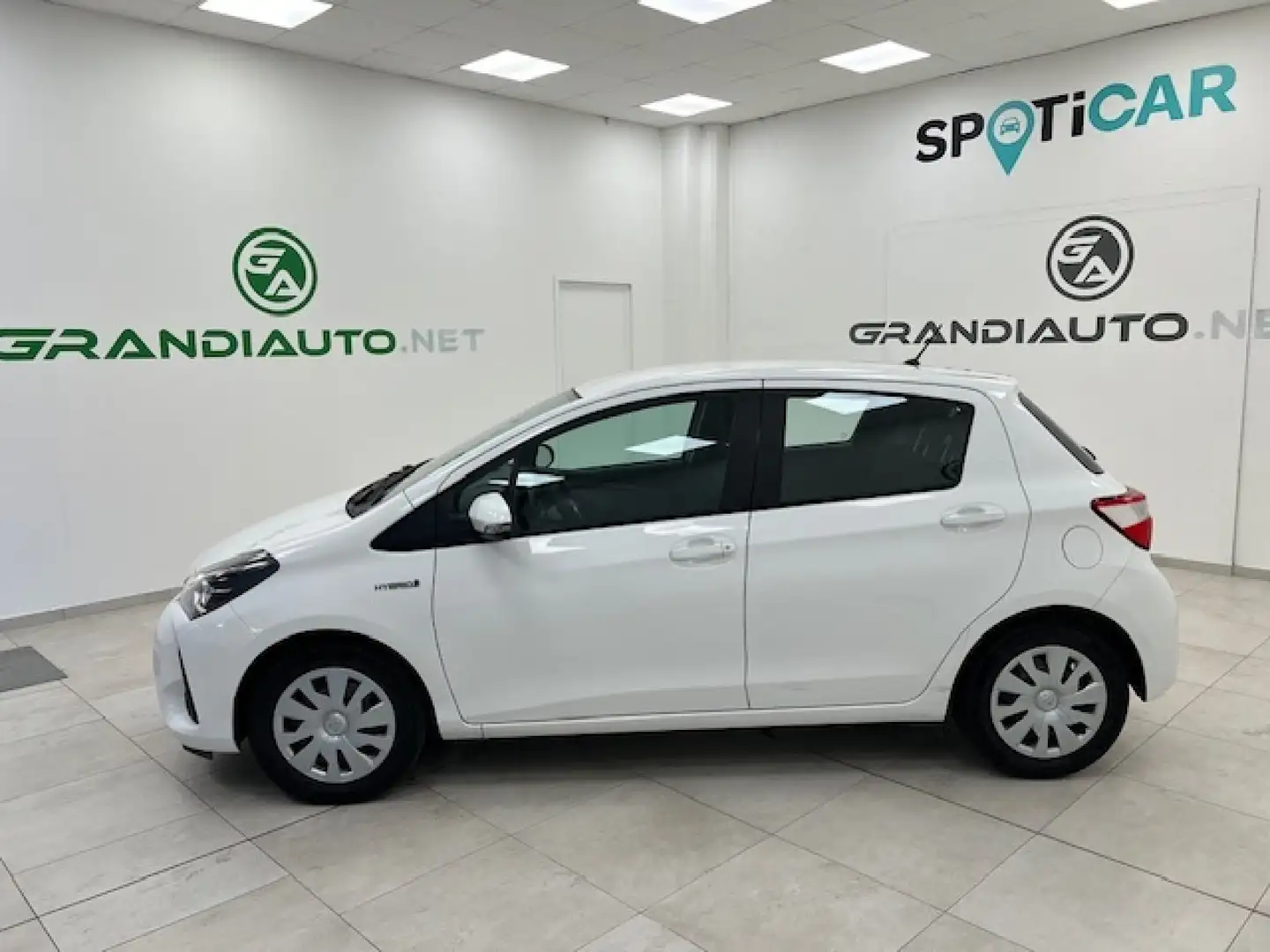 Toyota Yaris III 2017 -  5p 1.5h Active my18 Bianco - 2
