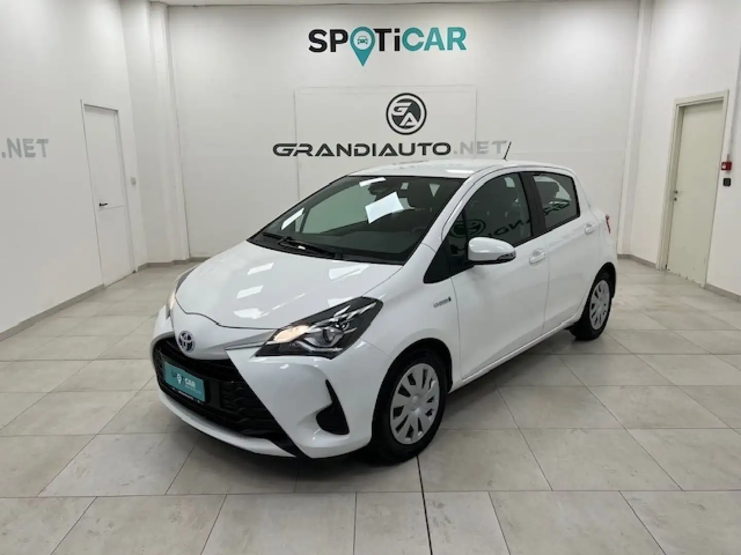Toyota Yaris III 2017 -  5p 1.5h Active my18 Bianco - 1