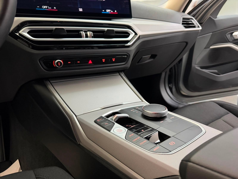 BMW 320 d T xDrive Shadow-Line WIDE*LED*CARPLAY*MEGA — photo 12