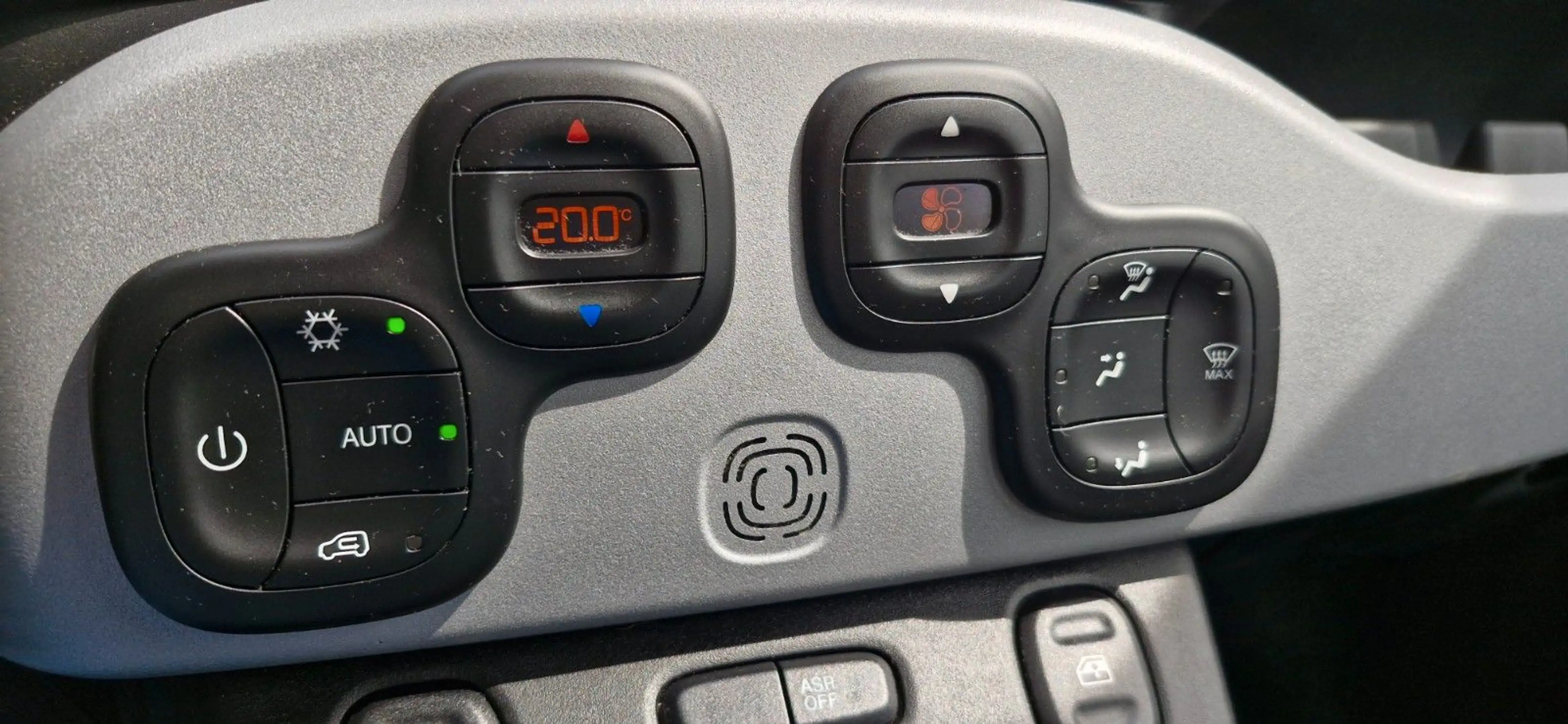 Fiat Panda City Cross — photo 12