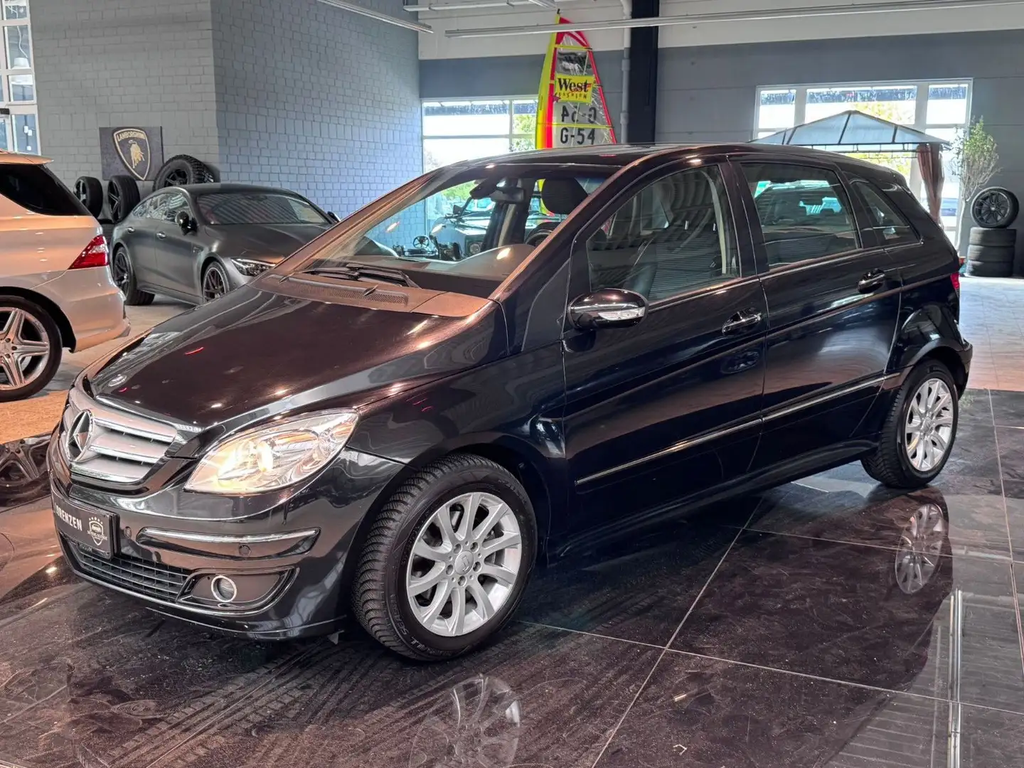 Mercedes-Benz B 200 Automatik Klima Teilleder LM-Felge 2. Hand Schwarz - 1