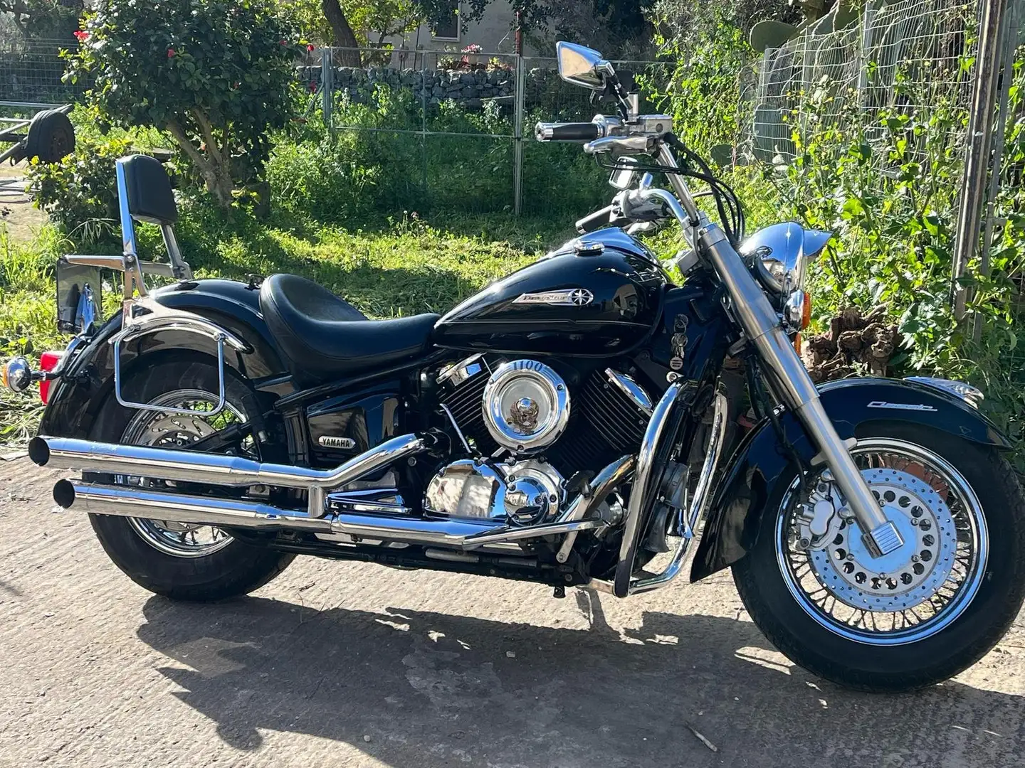 Yamaha XVS 1100 Black - 1