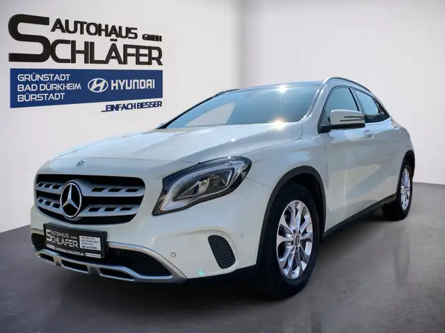 Mercedes-Benz GLA 180 Urban Automatik Navi Pan. Dach