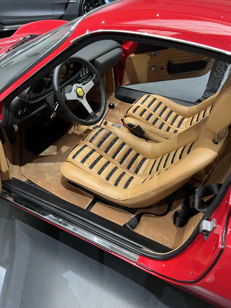 Ferrari 246 Roşu - 1