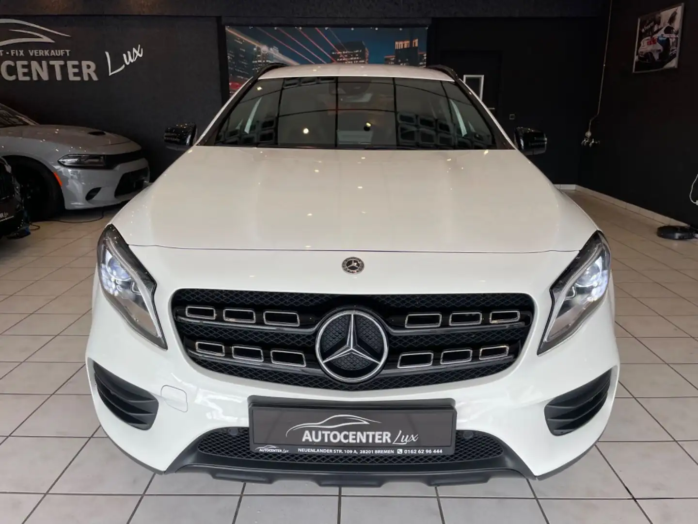 Mercedes-Benz GLA 220 4Matic AMG Line NAVI LED Weiß - 1