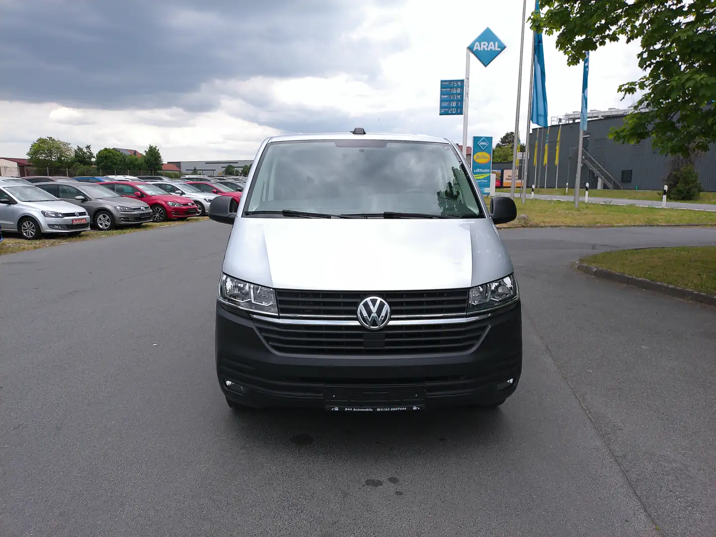 Volkswagen T6.1 Transporter lang *NAVI*CarPlay*PDC v+h*Klima*Sitzhzg*Zuheizer* Silber - 2