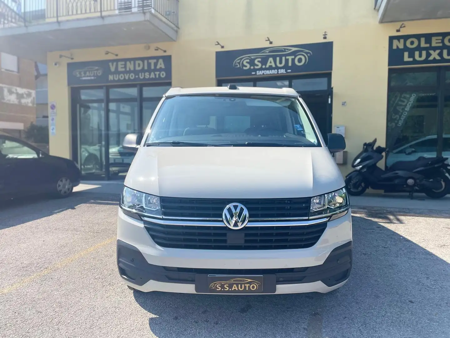 Volkswagen T6.1 California 2.0 tdi BEACH CAMPER 150cv dsg 5 pt Gris - 2