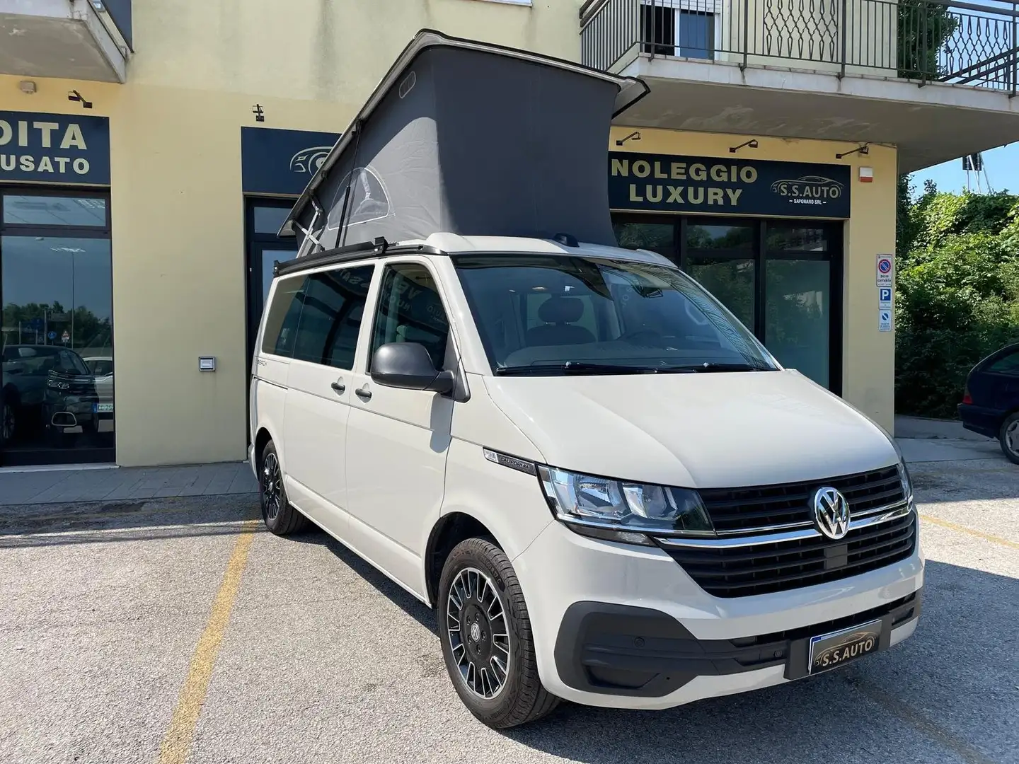 Volkswagen T6.1 California 2.0 tdi BEACH CAMPER 150cv dsg 5 pt Gris - 1