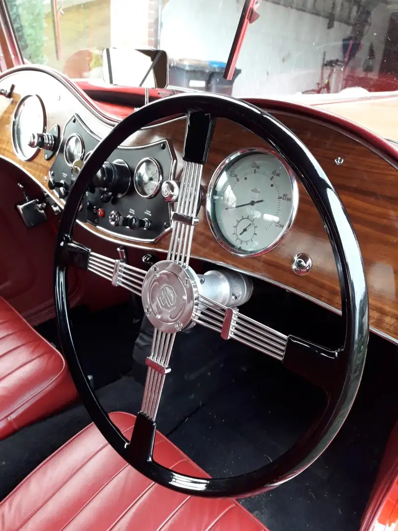 MG TC Червоний - 2