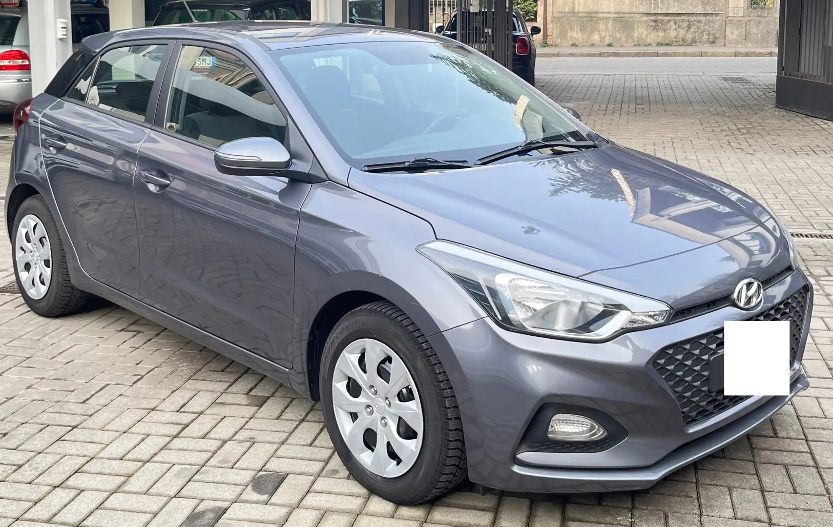 Hyundai i20 i20 1.2 5 porte Connectline Grau - 1