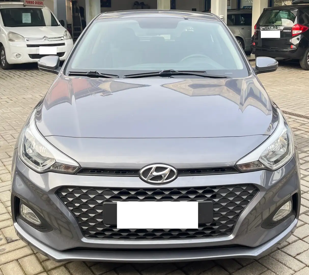 Hyundai i20 i20 1.2 5 porte Connectline Grau - 2