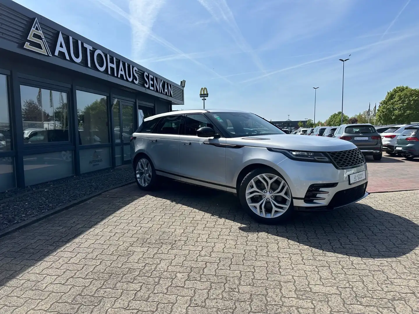 Land Rover Range Rover Velar 2.0d  R-Dynamic SE*PANO*21"* Zilver - 1