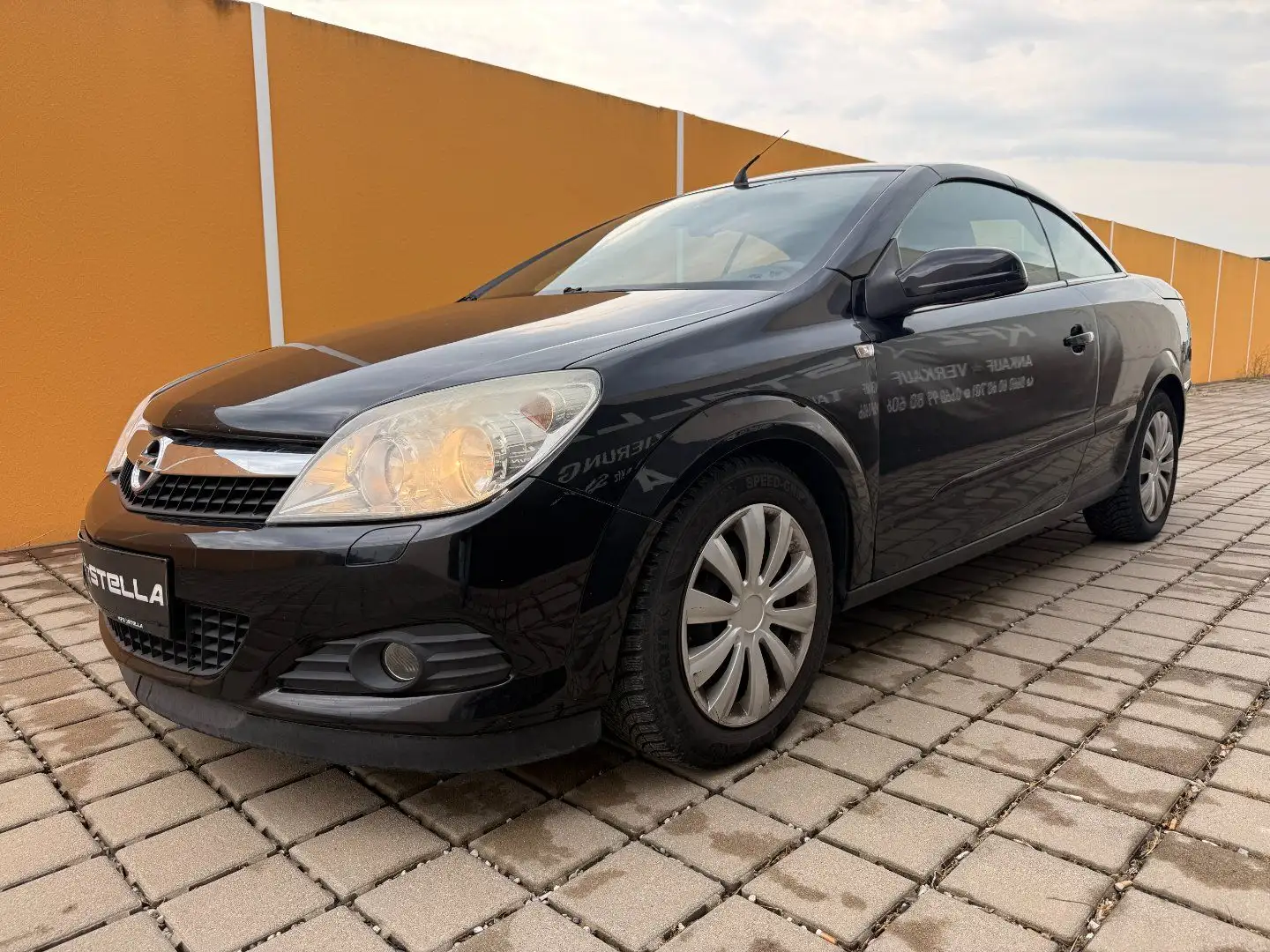 Opel Astra H TwinTop 1,6 Cosmo Schwarz - 1
