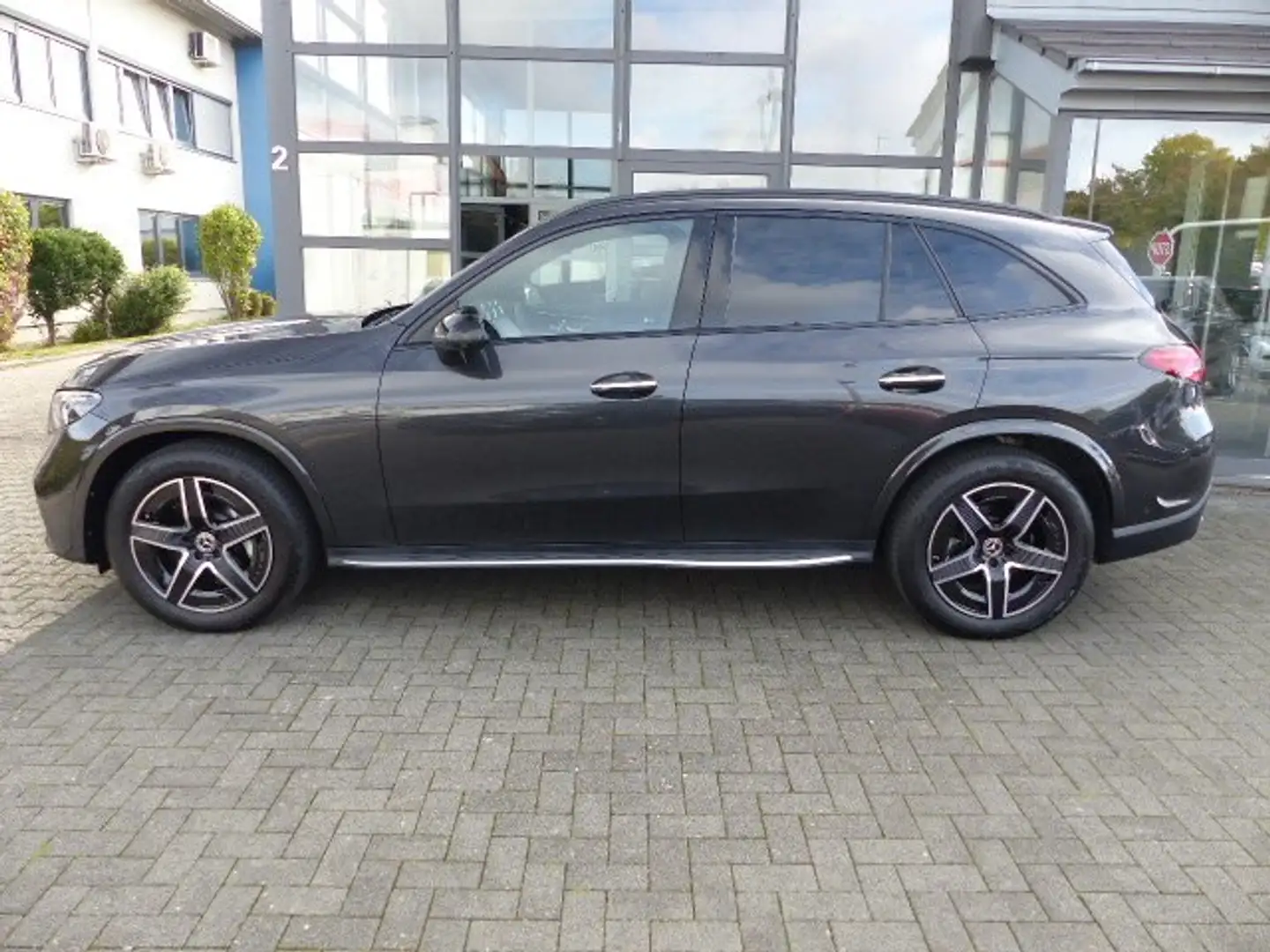 Mercedes-Benz GLC 220 d 4Mat. 9.-G.TR. AMG-PAKET*PANO*AHK*360°CAM* Grau - 2