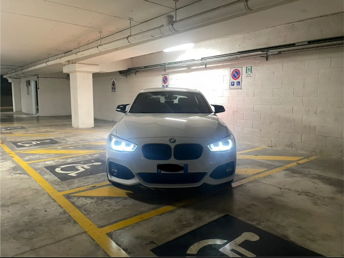 BMW 114 114d Sport 5p my18 - 1