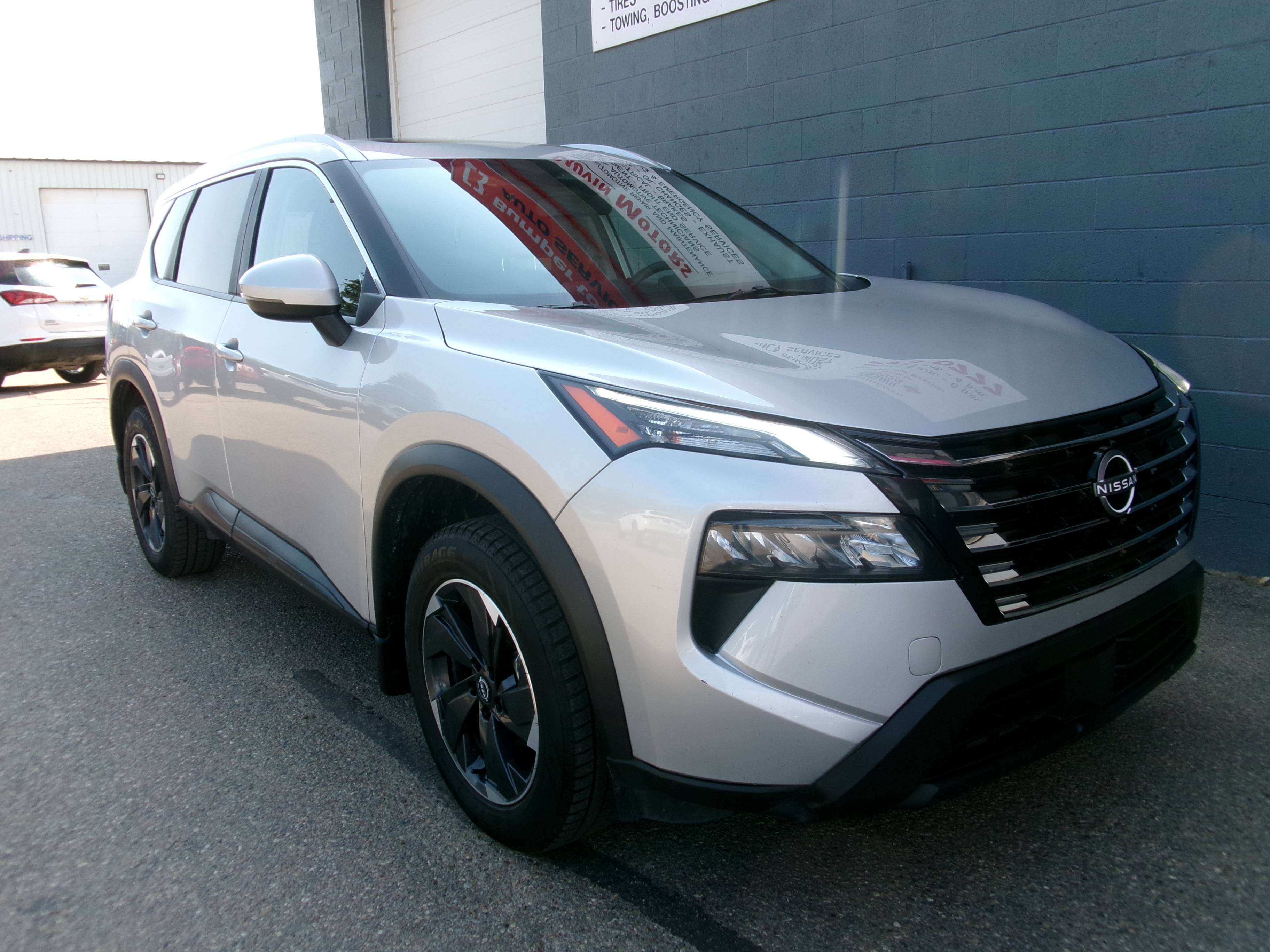 2025 Nissan Rogue SV AWD, Loaded, Pano Roof, P.Liftgate & P Seat — снимка 1