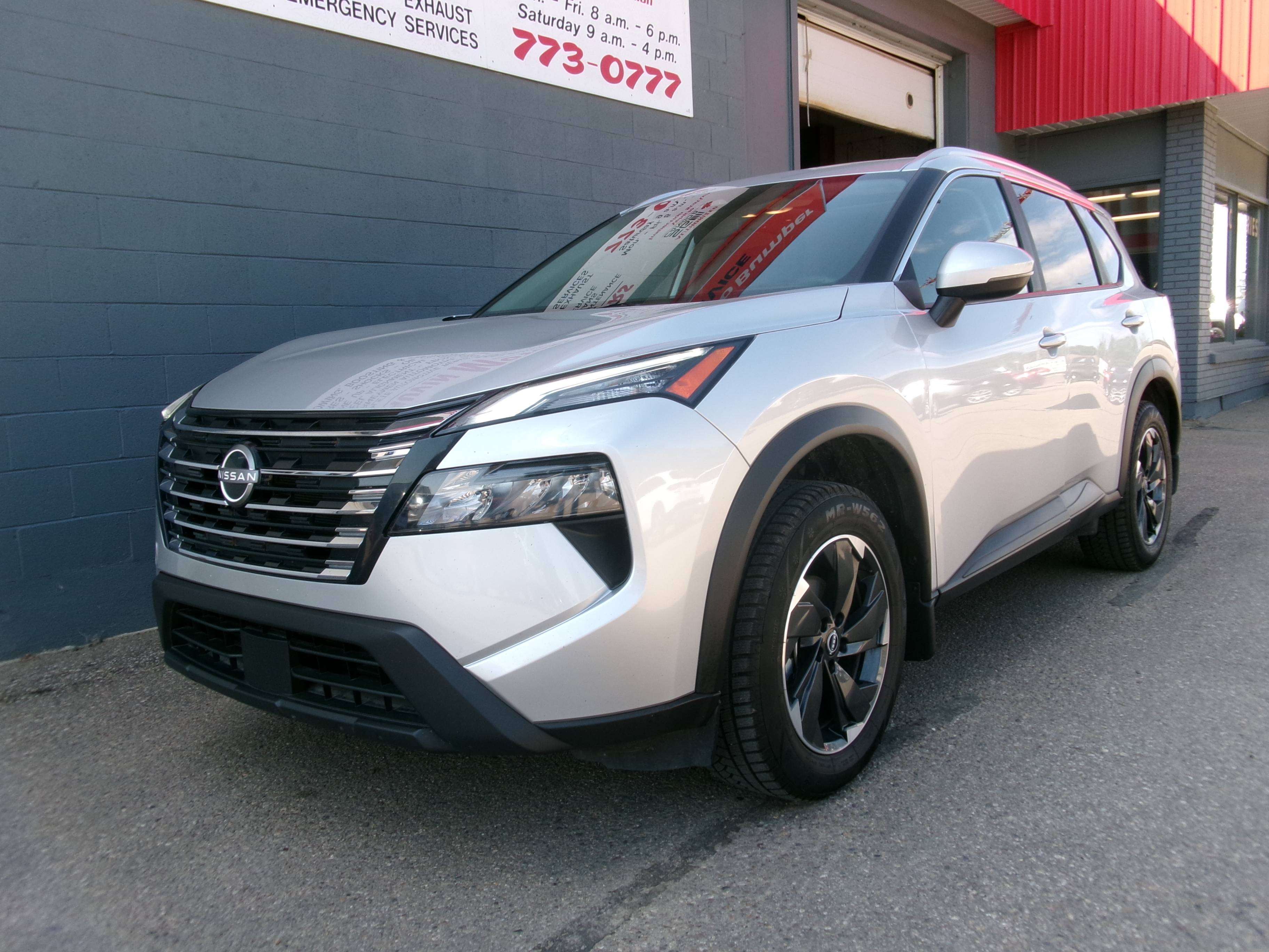2025 Nissan Rogue SV AWD, Loaded, Pano Roof, P.Liftgate & P Seat — снимка 1