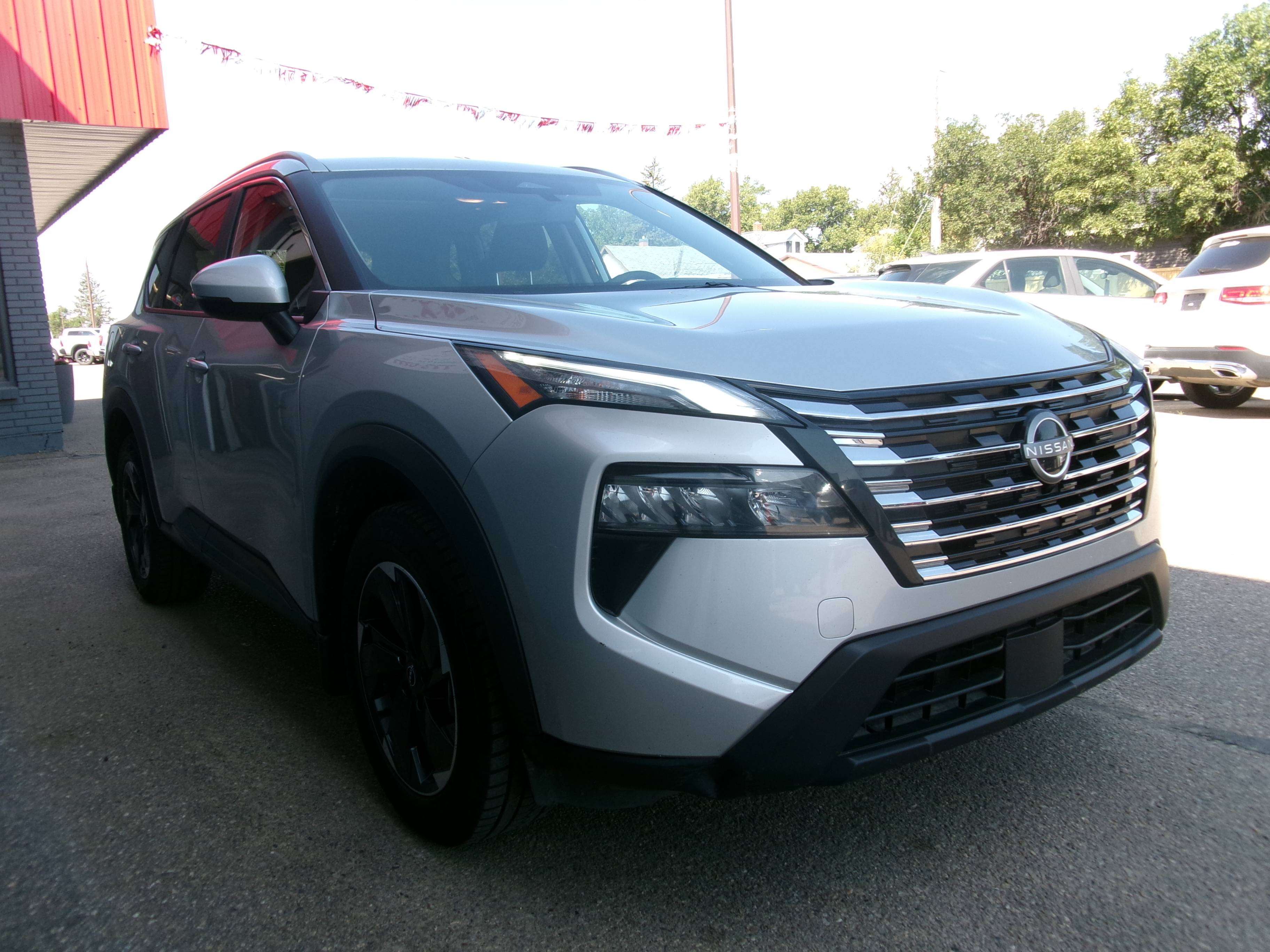 2025 Nissan Rogue SV AWD, Loaded, Pano Roof, P.Liftgate & P Seat — снимка 1