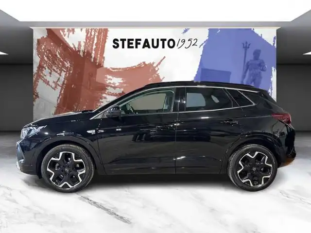 Opel Grandland view 4