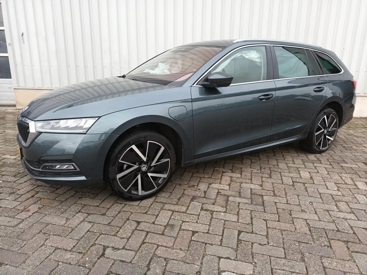 Skoda Octavia Combi 1.4 TSI iV PHEV Business Edition SCHADEAUTO! Grey - 2