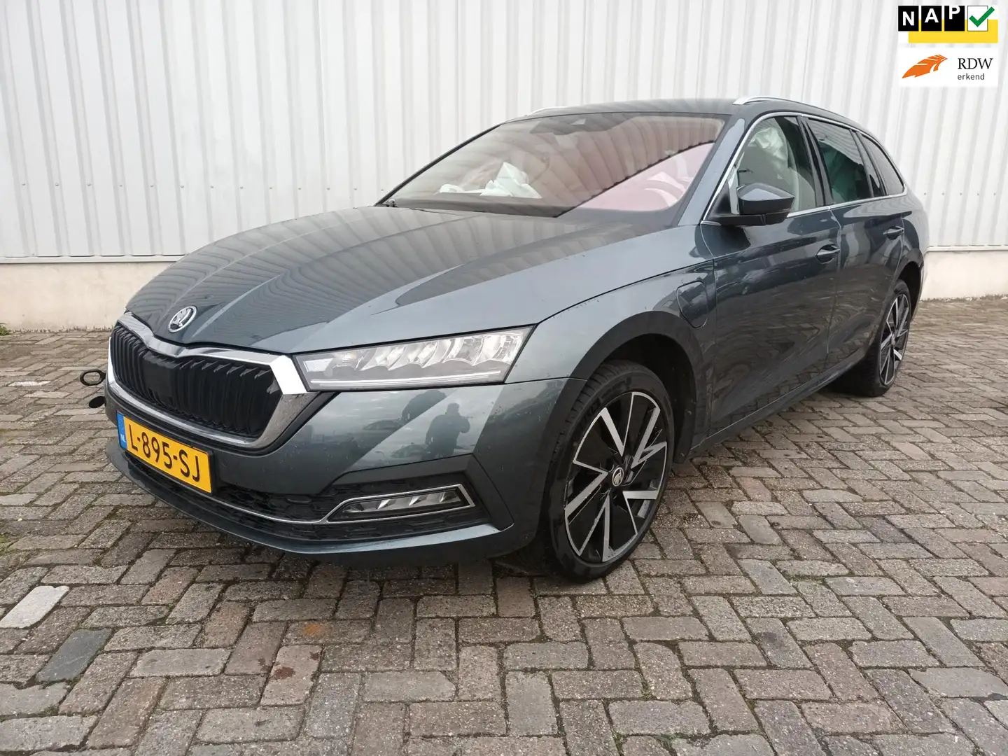 Skoda Octavia Combi 1.4 TSI iV PHEV Business Edition SCHADEAUTO! Grey - 1