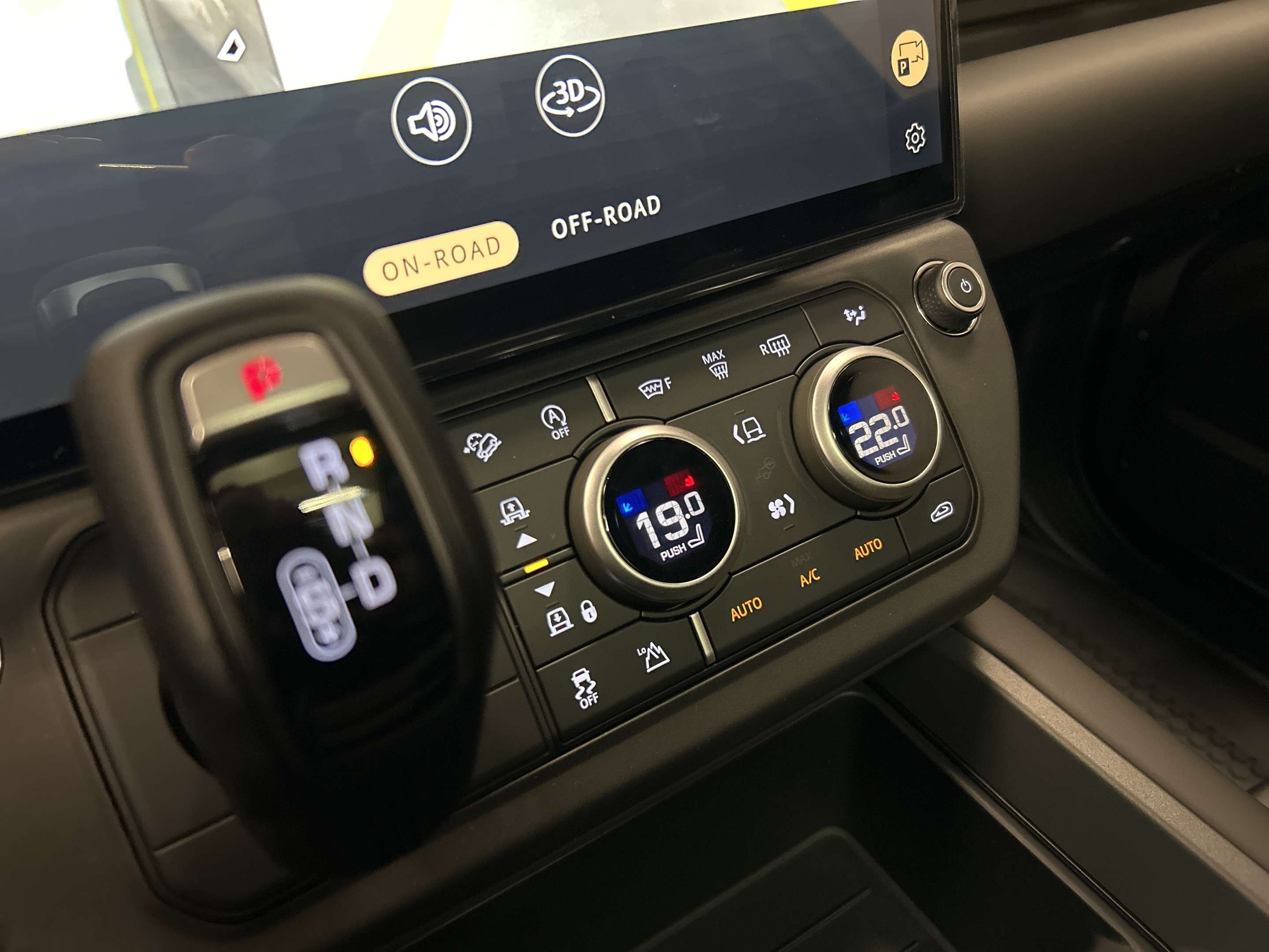 2026 Land Rover Defender X-Dynamic SE thumb 18