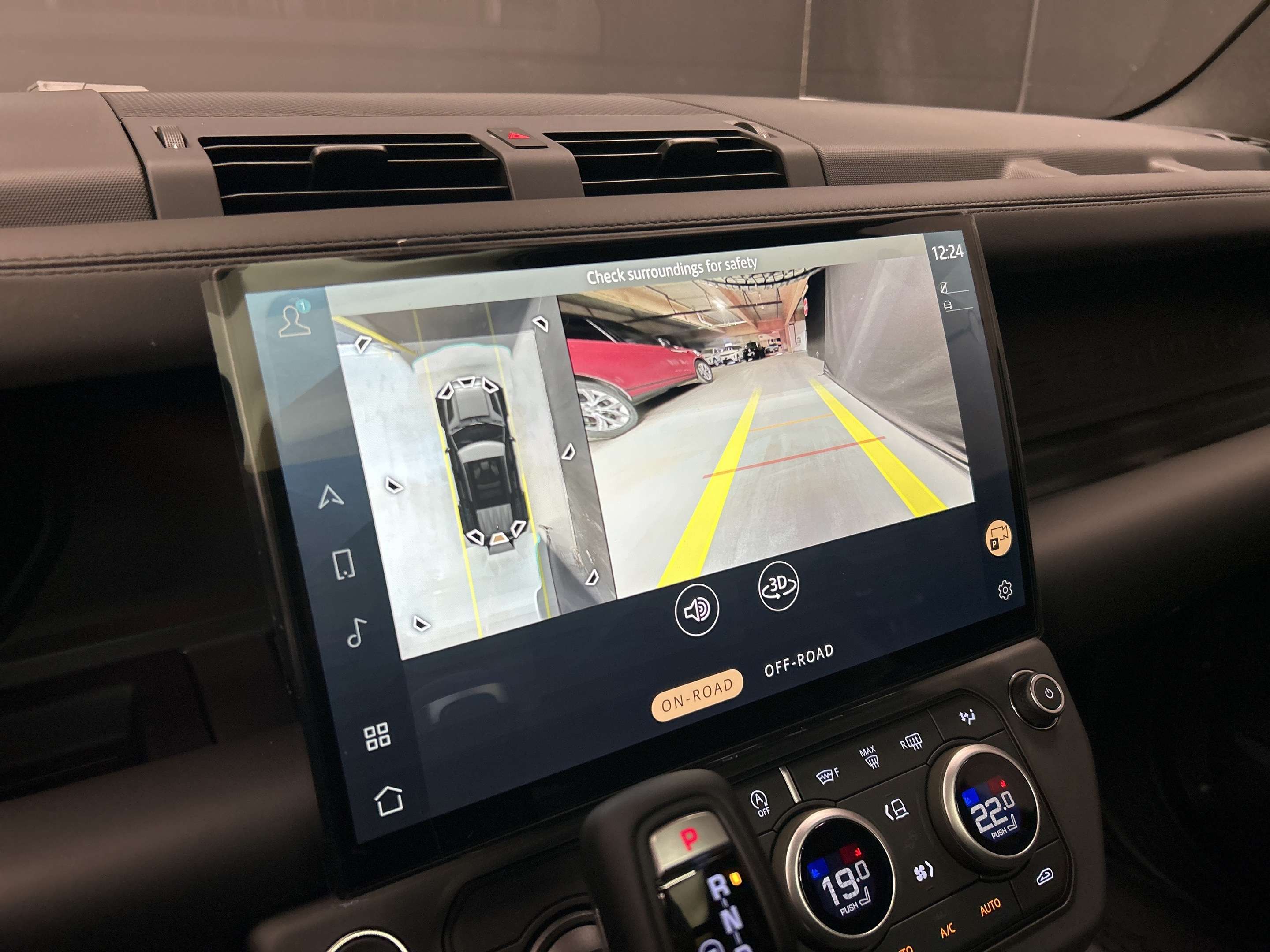 2026 Land Rover Defender X-Dynamic SE thumb 17