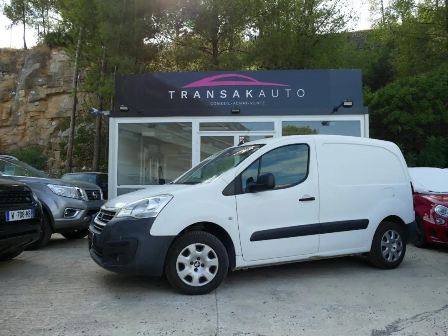 Peugeot Partner FOURGON 1.6 BLUEHDI 120 Ch PREMIUM PACK Weiß - 1