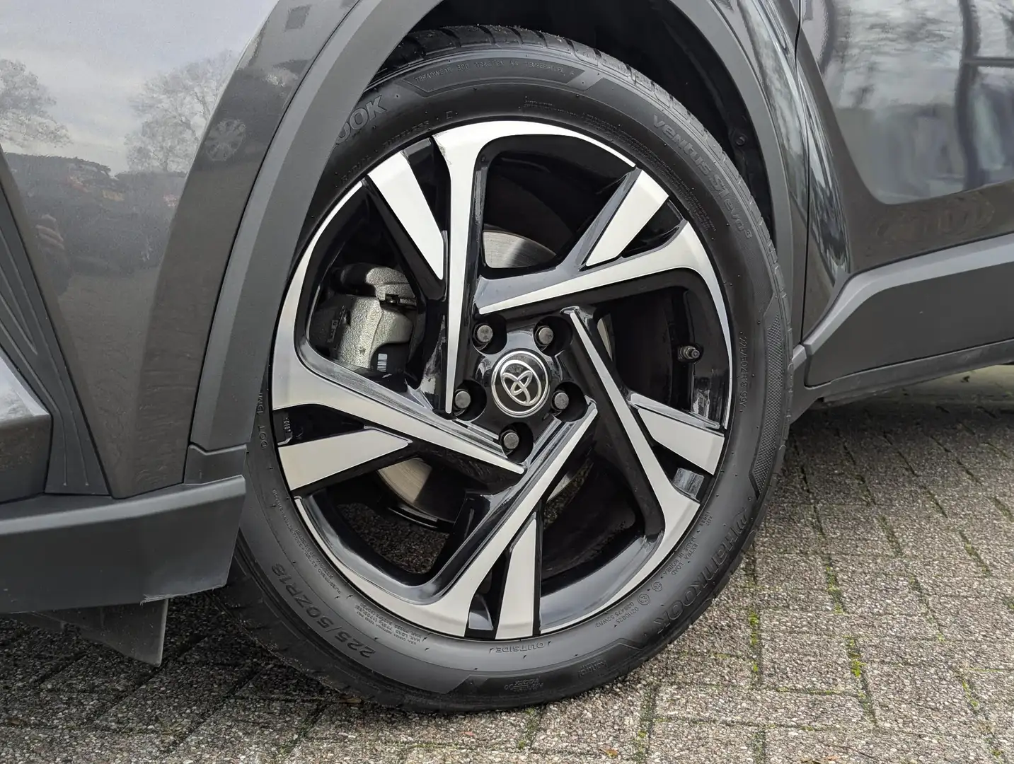 Toyota C-HR 1.8 Hybrid Style | Afn. trekhaak | Stoelverwarming Gris - 2