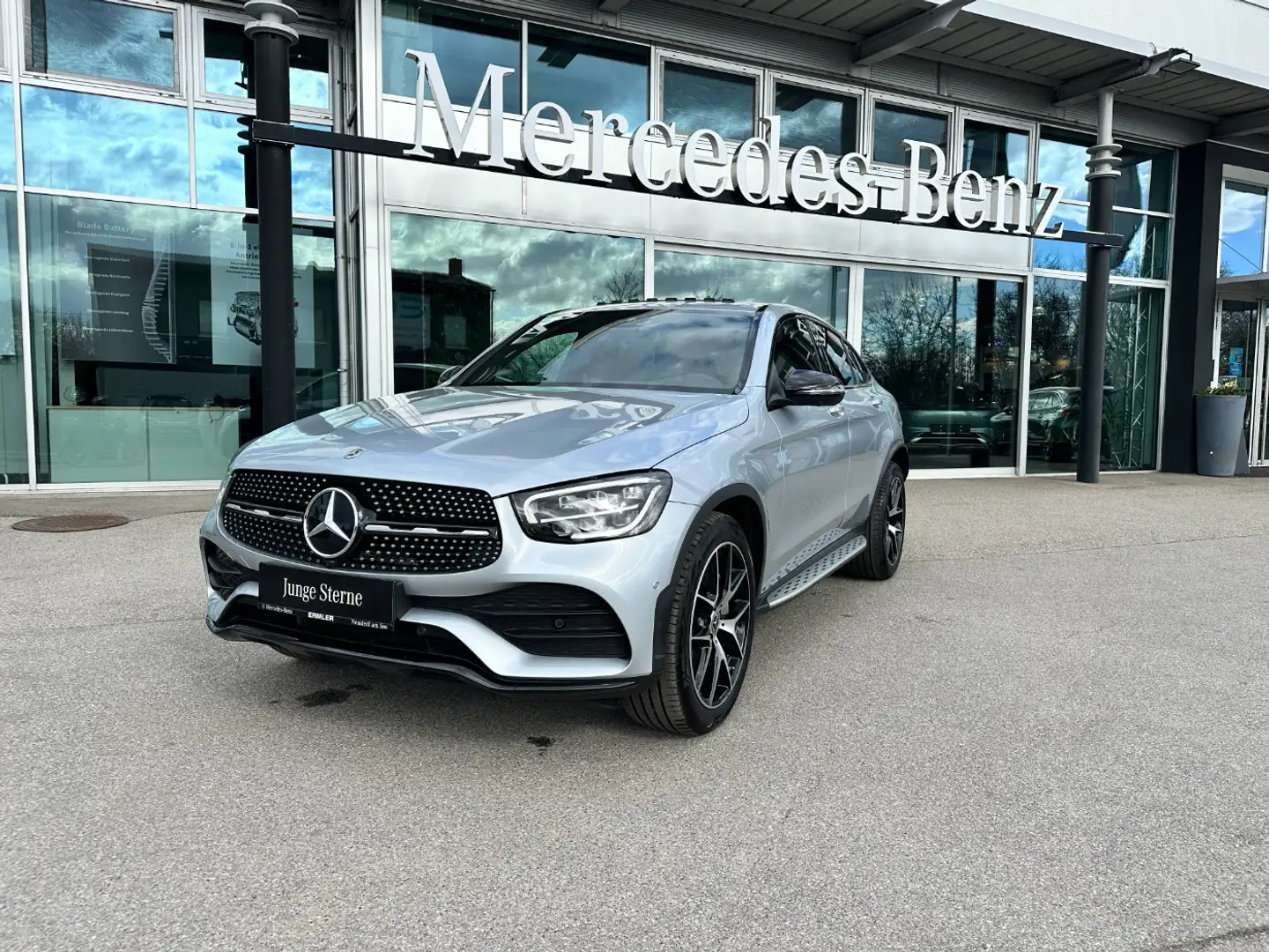 Mercedes-Benz GLC 300 d 4MATIC Coupé AMG 360° Ambiente Silber - 2