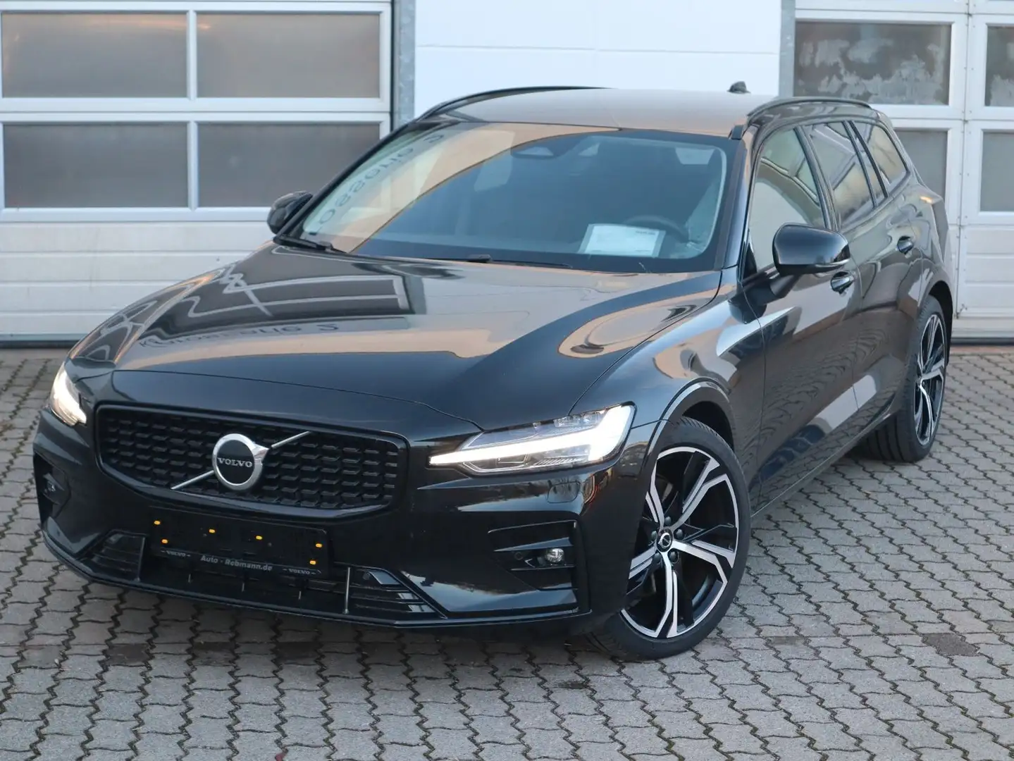 Volvo V60 B4 Plus Dark*FrontschH.*H&K* Black - 2