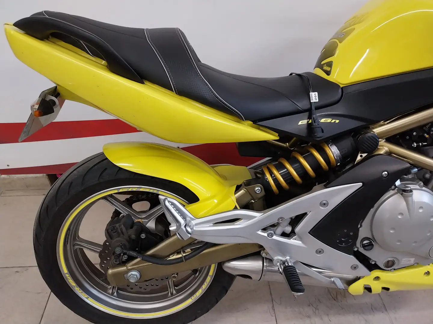 Kawasaki ER - 6 N Jaune - 2