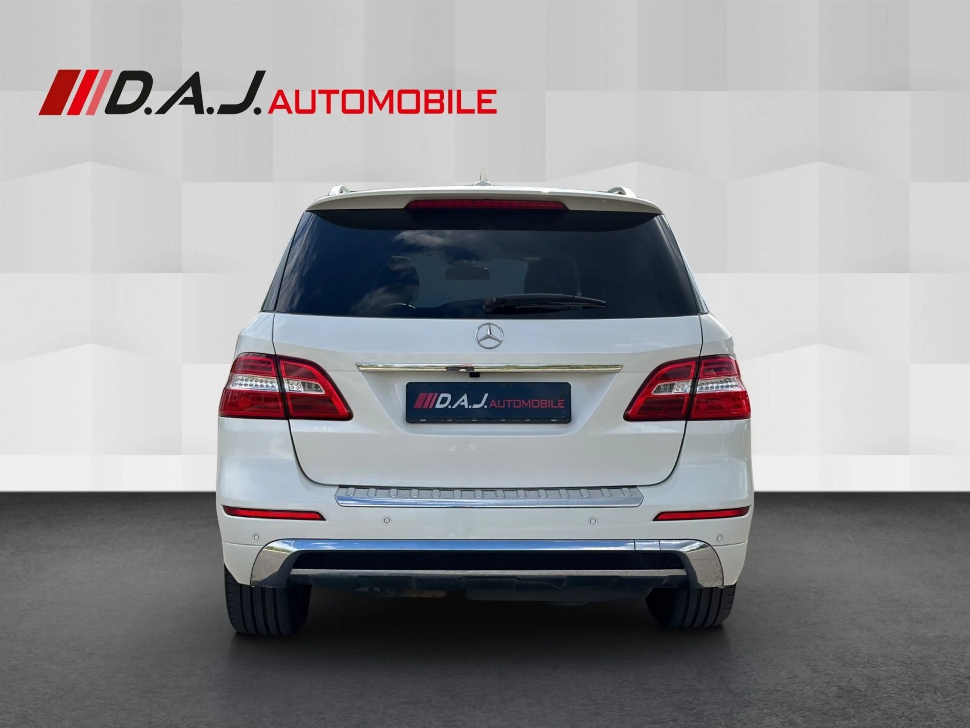 Mercedes-Benz ML 350 CDI BlueTec AMG Paket Airmatic ILS RFK SD — photo 4