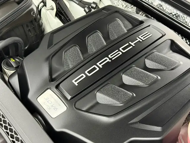 Porsche Macan view 7