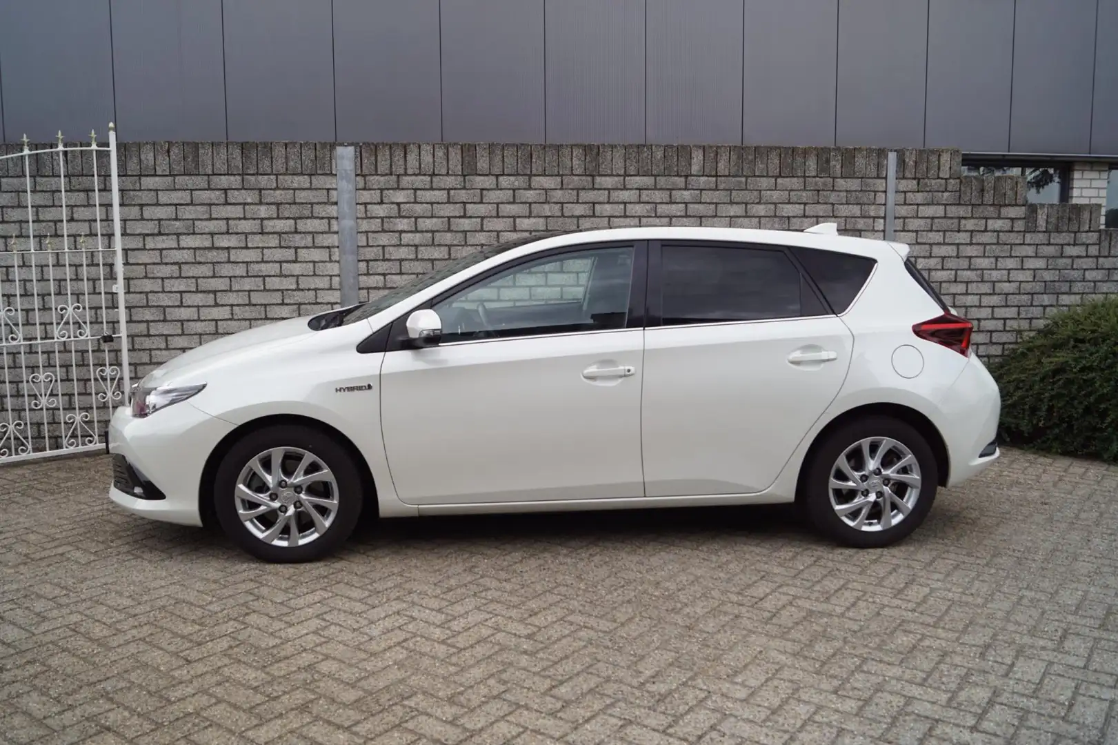 Toyota Auris 1.8 Hybrid Trend Autom Panodak Navi Camera Clima C Blanc - 2