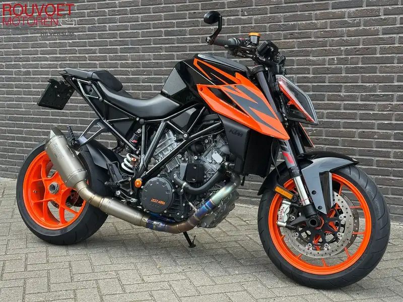 KTM 1290 Super Duke R - foto 2