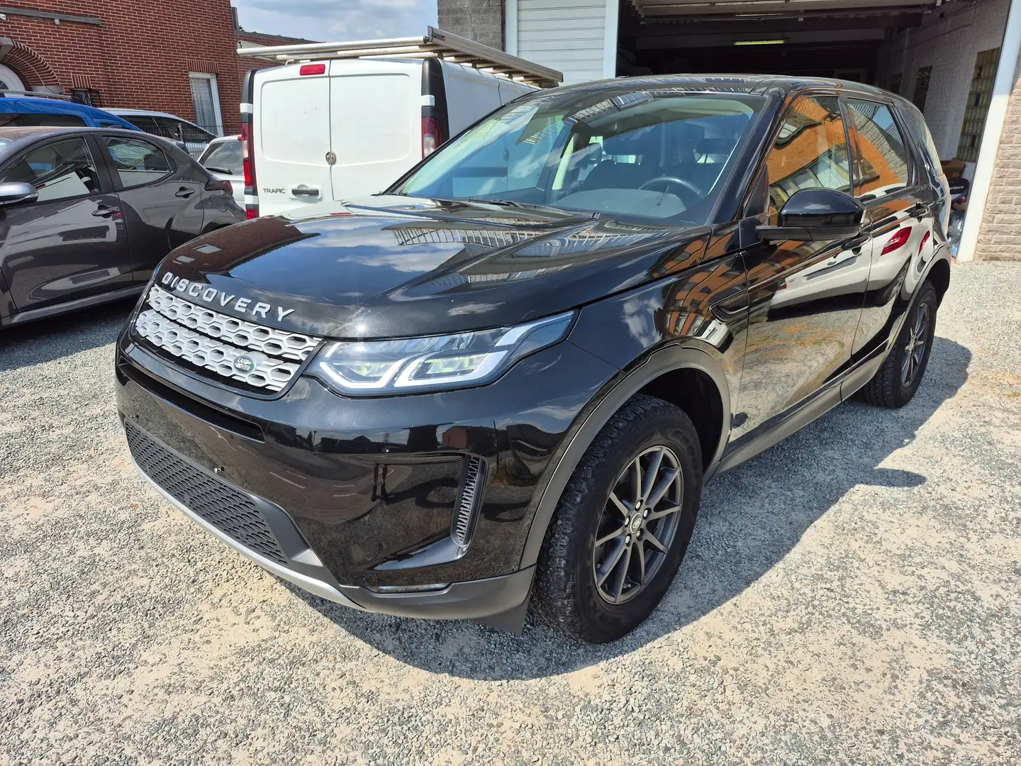 Land Rover Discovery Sport 2.0 Turbo MHEV 4WD P200 Noir - 1